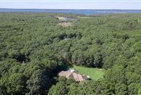 BEAUTIFUL TRADITIONAL HOME IN LOVELY WOODLAND SETTING