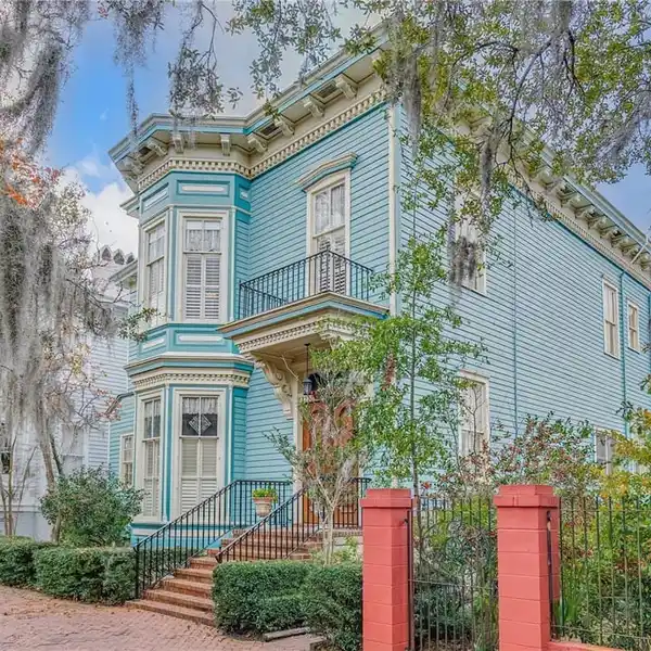 GRAND MANSION ONE BLOCK FROM FORSYTH PARK