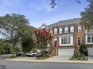Spacious Townhome in Reston Town Center