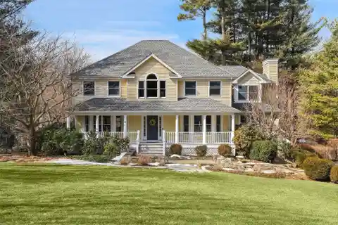 Updated Colonial Home in Michelle Estates