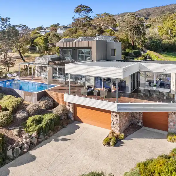 A SANCTUARY OF EASY ELEGANCE