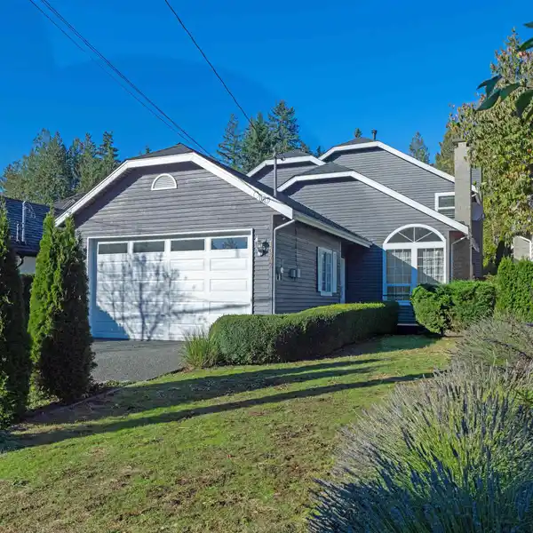 EXCEPTIONAL FAMILY HOME IN CANYON HEIGHTS