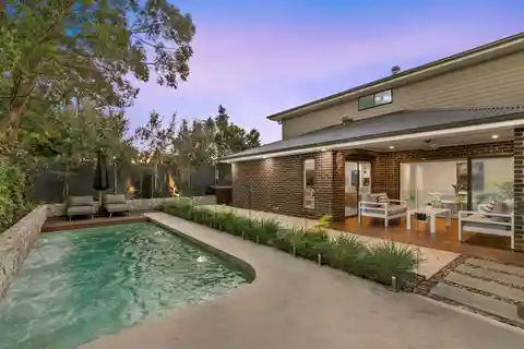 Beautifully Renovated Residence in a Peaceful Setting