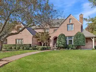 Gracious Home Blends Classic Warmth and Modern Living.