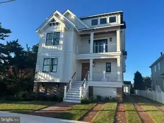 High-End New Home on the Peaceful North End of Avalon