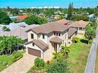 EXECUTIVE STYLE POOL HOME NEAR VANDERBILT BEACH