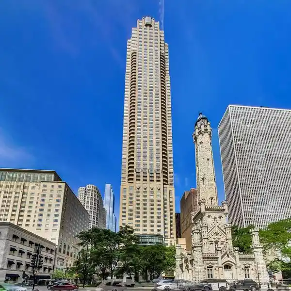 DESIGNER CONDO WITH TWO TERRACES AND VIEWS