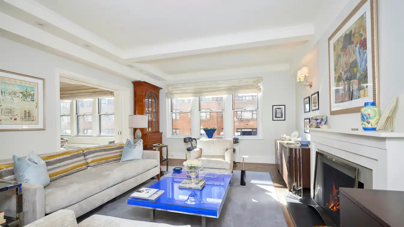 Decorator's Own Exquisite Classic 5 Room Home
