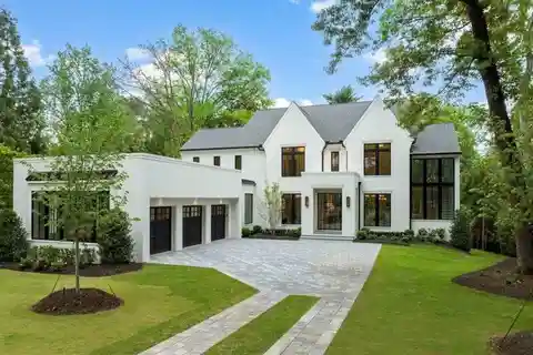 Luxurious New Construction Residence in the Heart of Tuxedo Park