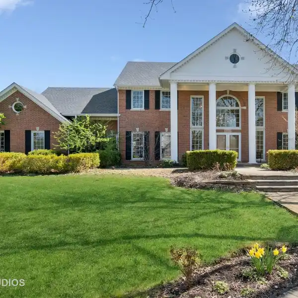 STUNNING PROPERTY WITH GORGEOUS GARDENS