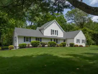 Move-in Ready Colonial in Basking Ridge
