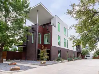 Modern Contemporary in Prime Knox-Henderson Location