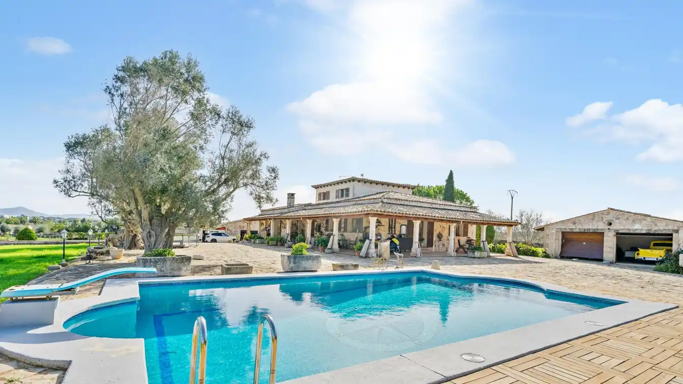Magnificent Property in a Rural Setting