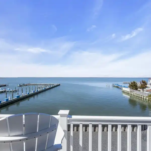 SPECTACULAR BAYFRONT PROPERTY