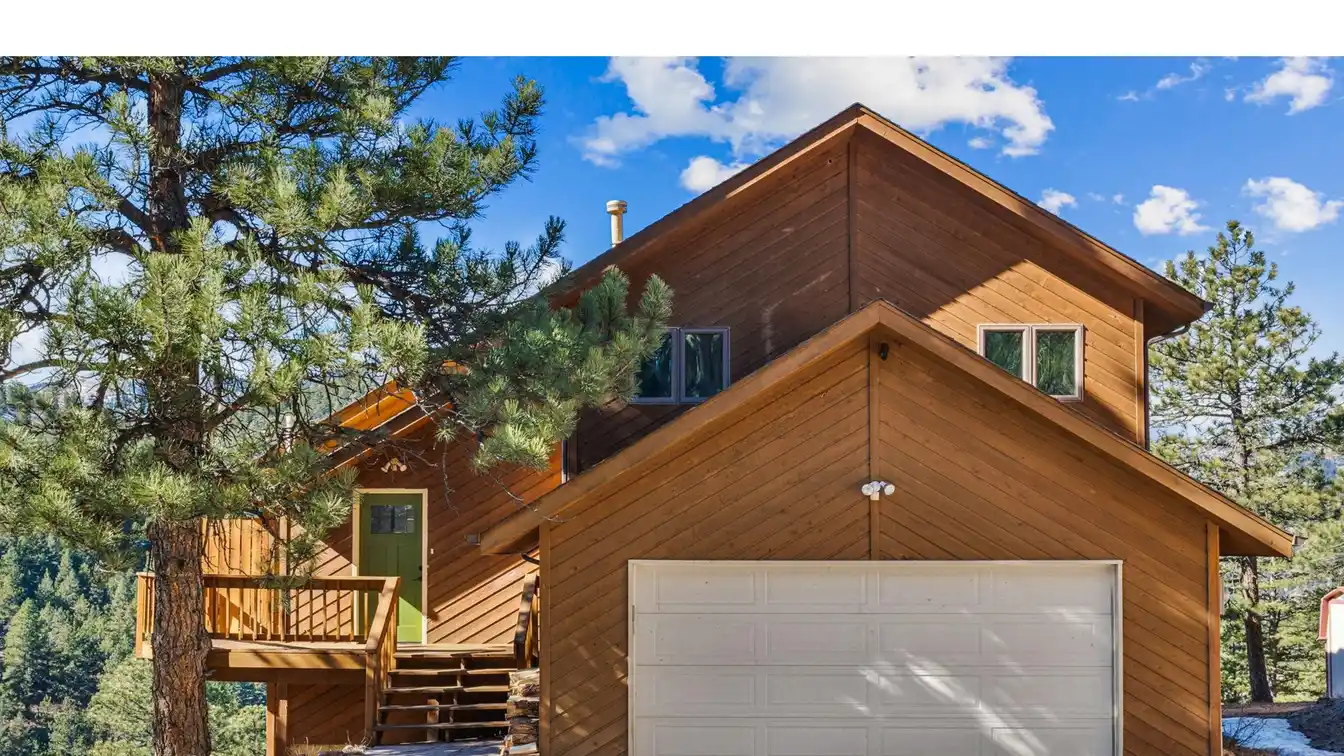 10-acre Mountain Oasis