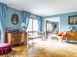 Top-Floor Apartment with Bright Flexible Layout