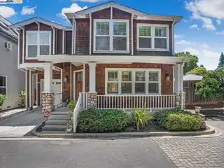 Beautiful Home Full of Upgrades