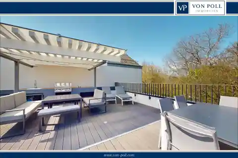 Bright and Modern Penthouse Maisonette Apartment with Roof Terrace