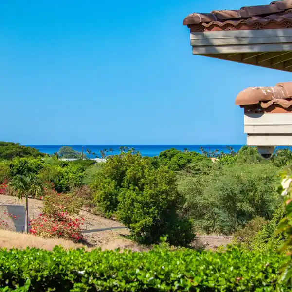 LIGHT-FILLED HOME IN HOKULANI GOLF VILLAS