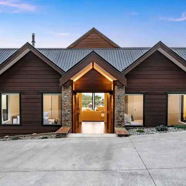 QUIET LUXURY WITH BREATHTAKING VISTAS