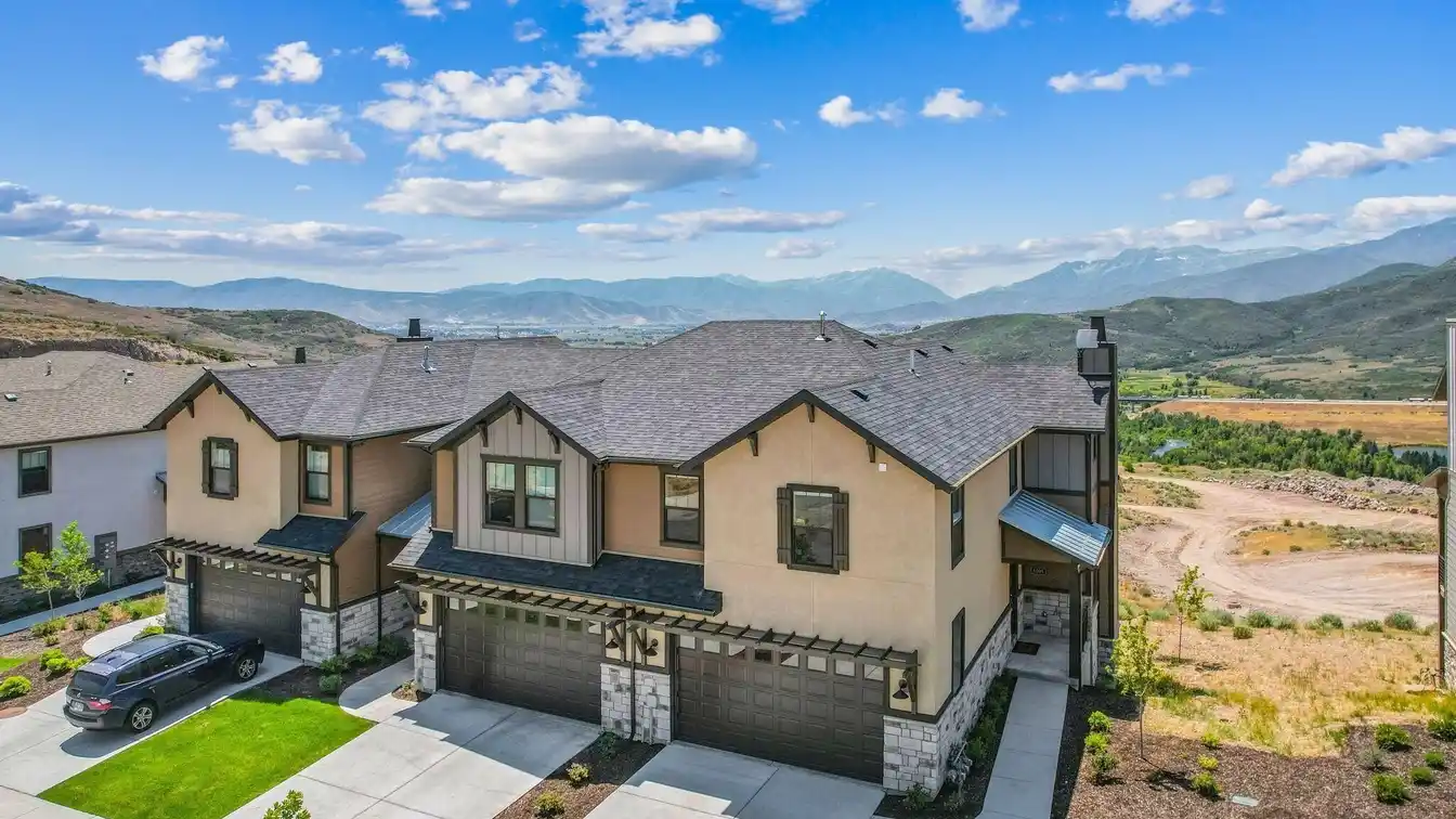 Turnkey Home with Magnificent Views