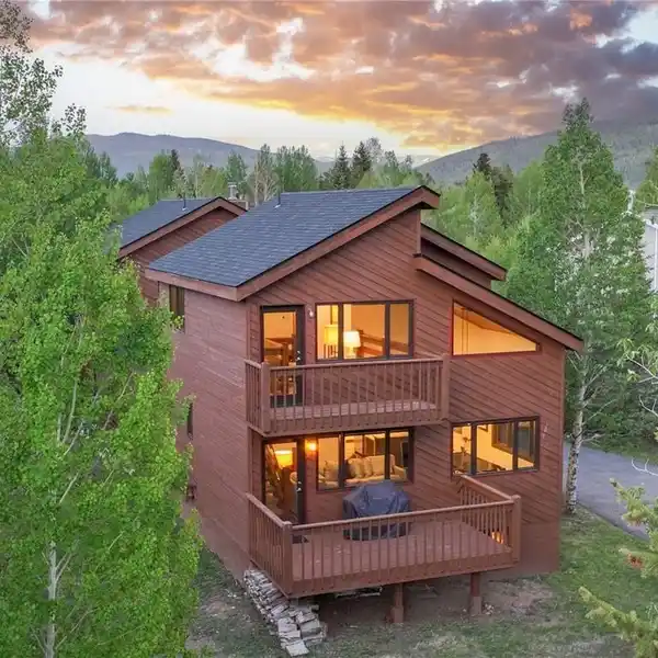 FANTASTIC RENOVATED DUPLEX