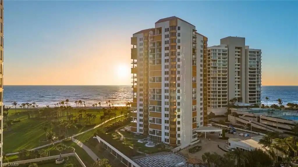 Rare Park Shore Tower Penthouse