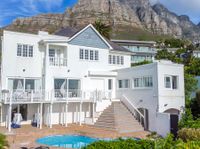 SPACIOUS SIX BEDROOM HOUSE IN CAMPS BAY