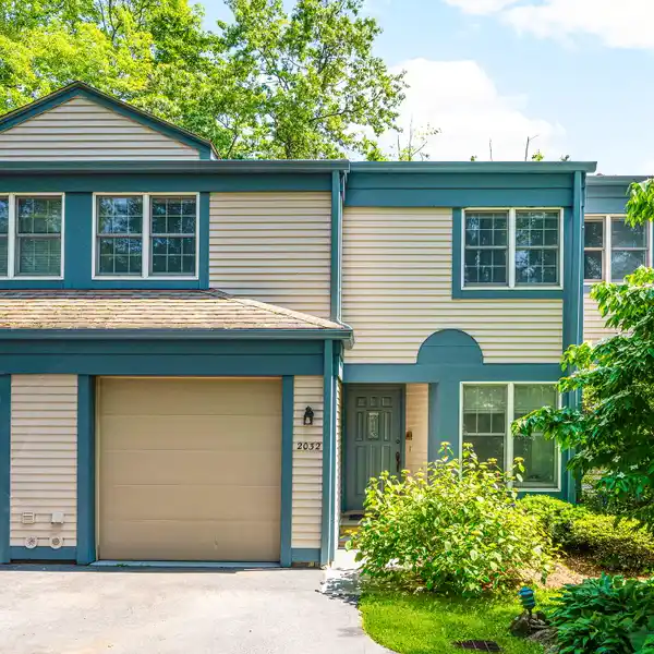 RARE LARCHMONT VILLAGE TOWNHOUSE