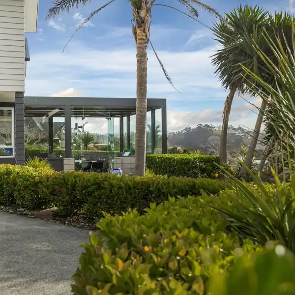 ALFRESCO PERFECTION IN PRIME WAIMAUKU LOCATION