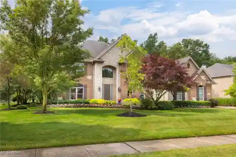 Elegance and Comfort in a Beautiful Setting