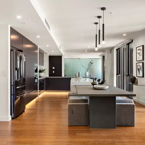 WHOLE-FLOOR OCEANFRONT APARTMENT