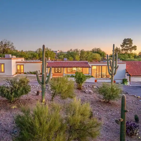 GRAND TERRITORIAL ESTATE IN THE HEART OF THE CATALINA FOOTHILLS