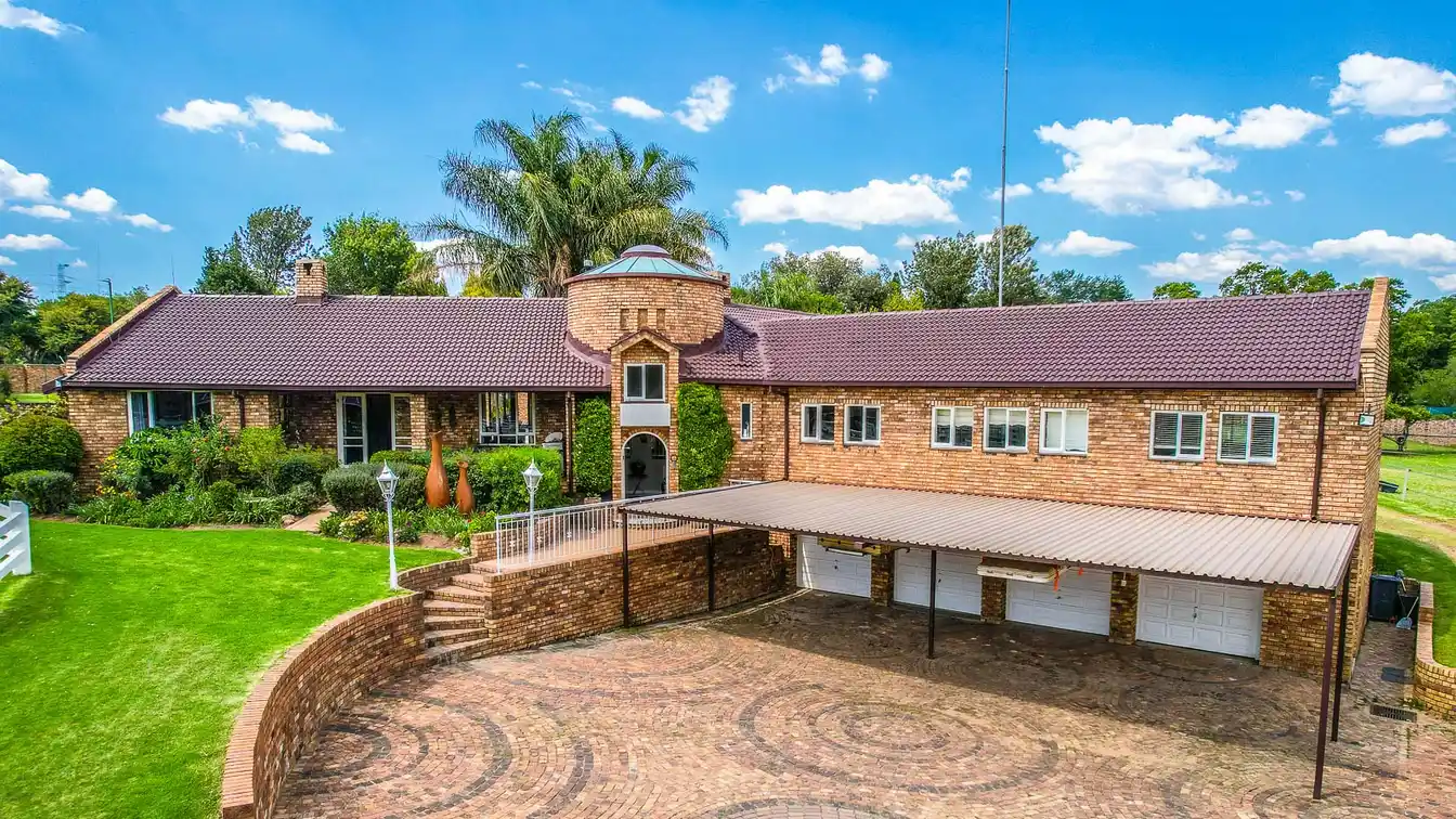 Luxury Entertainers Home in Randjesfontein Estate