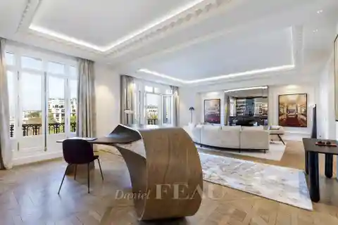 Finely Detailed Light-Filled Apartment