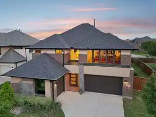 Contemporary Elegance in Sought-after Phillips Creek Ranch