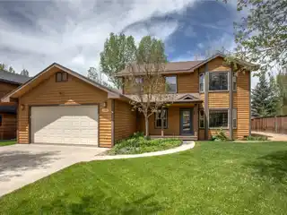 Beautifully Updated Home in Heritage Park