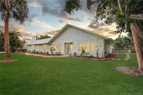 Private Multigenerational Retreat with Modern Comforts