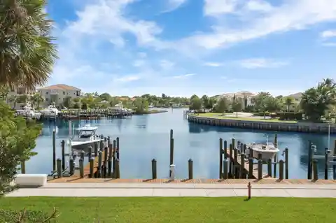 Low-Maintenance Boater's Paradise
