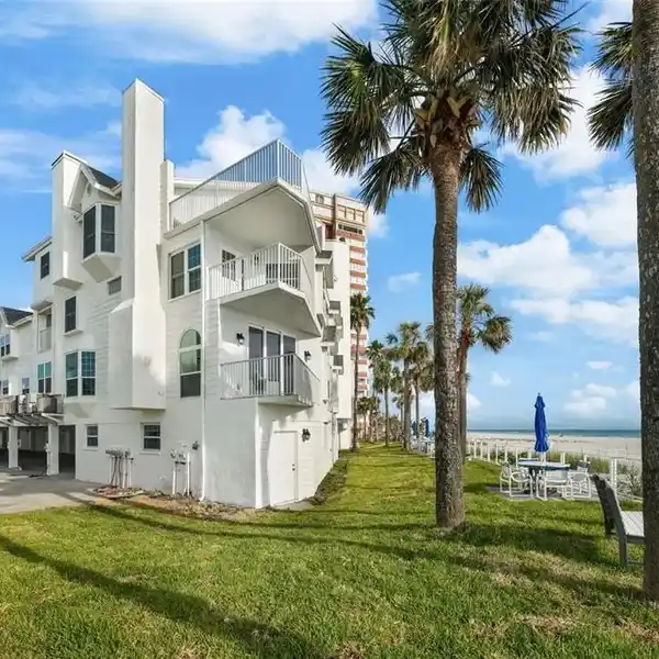 STUNNING GULF FRONT TOWNHOME IN REDINGTON SHORES