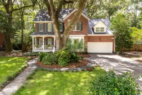 Tastefully Updated Home in Longpoint