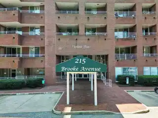 Expansive Two-Story Unit in Harbour Place