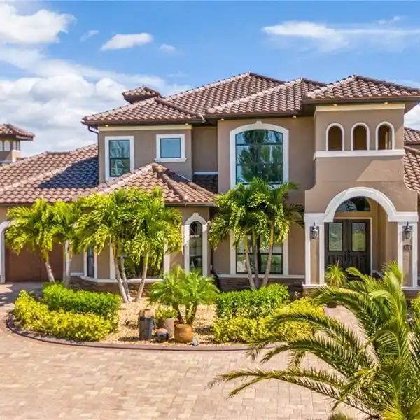 DREAM WATERFRONT OASIS