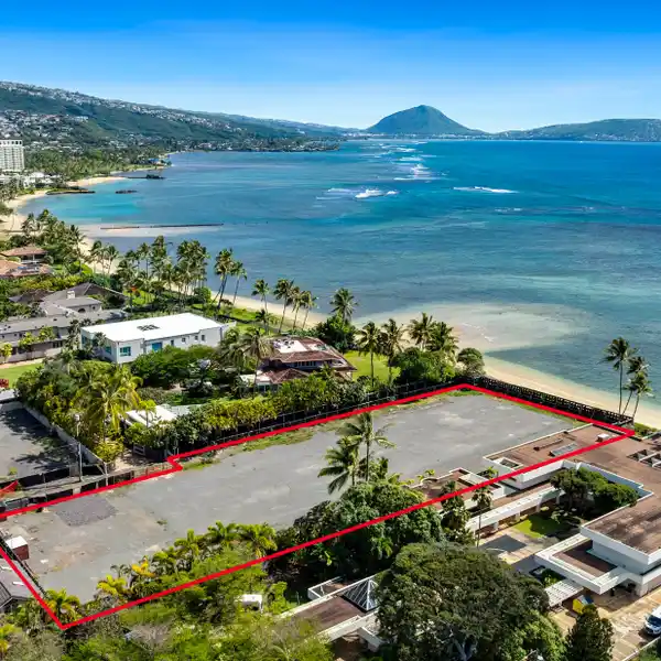 EXPANSIVE OCEANFRONT PROPERTY