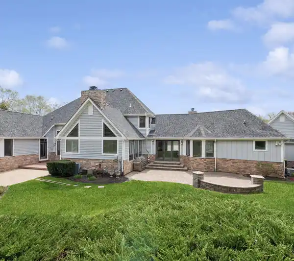 LUXURY LIVING IN DESIRABLE HARRISON WEST