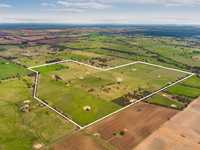 EXTENSAS TIERRAS DE LABRANZA IDEALES PARA EL CULTIVO Y EL PASTOREO