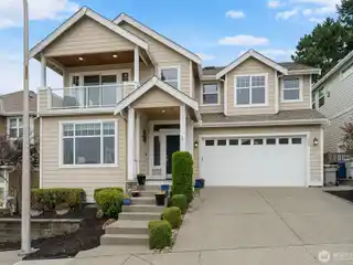 Lake Washington Views from Clover Creek Retreat