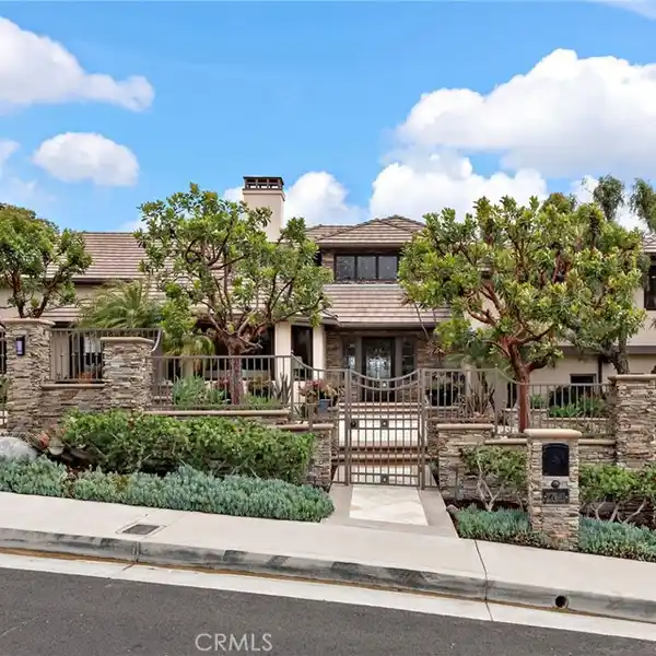 AN EXCEPTIONAL LIFESTYLE IN STONERIDGE ESTATES