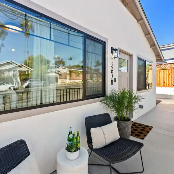 SOPHISTICATED LUXURY HOME