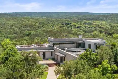 Architecturally Significant Estate in Spanish Oaks